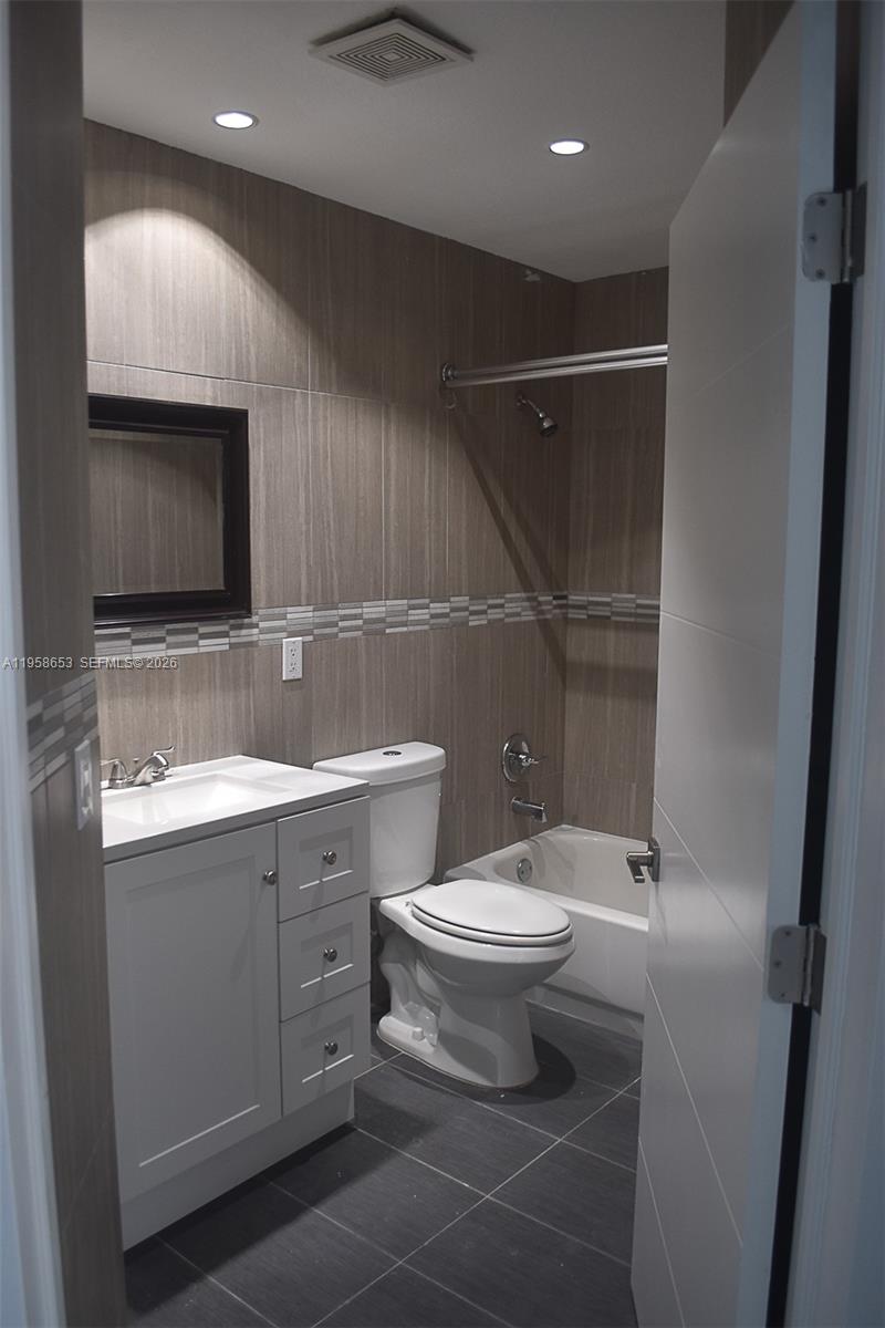 WELLEBY UNIT THIRTEEN - Residential