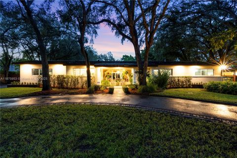 8465 SW 96th St 8465 Miami FL 33156