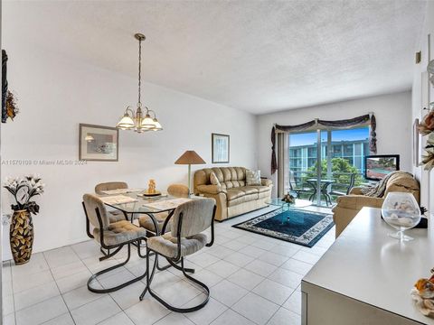 2881 NW 47th Ter Unit 310, Lauderdale Lakes, FL 33313 - MLS#: A11570109