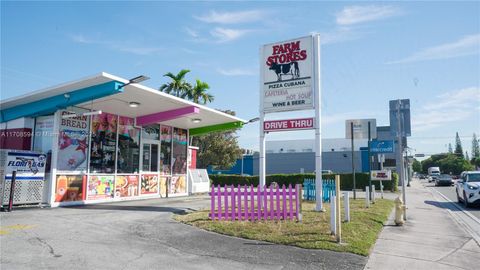 MUUTTO VAKITUISESTI FLORIDAAN 4741 SW 8th St Miami FL 33134