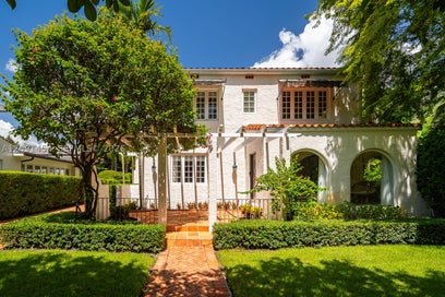 HOME MAX REALTY INTERNATIONAL LUXURY REAL ESTATE BLOG 1229 Asturia Ave Coral Gables FL 33134