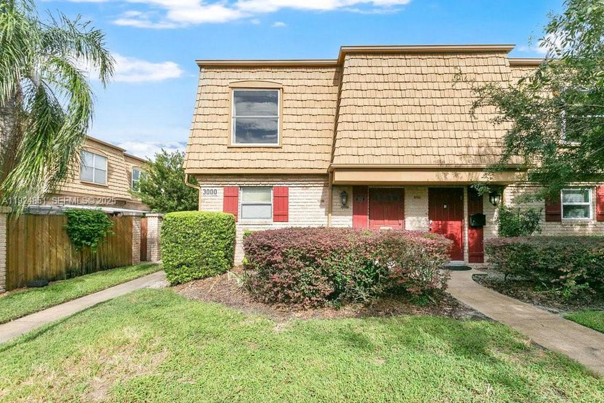 Experience the best value in Winter Park. Beautifully maintained corner-unit townhome in the desirable Four Seasons community, offering a perfect blend of comfort, privacy and style. This bright and inviting residence features modern laminated floors, new carpet in the bedroom areas, granite kitchen countertops, updated lighting, and recently  painted interiors. Enjoy the convenience of a private front entrance and a second entrance from the spacious patio- ideal for added flexibility and seamless indoor=outdoor living. Abundant natural light enhances the the open layout and inviting living areas.
Four Seasons community delivers top tear amenities: 3 swimming pools, tennis courts, a fitness center, clubhouse, laundry facilities and beautifully maintained green spaces . Ideally located near Full Sail University , shopping, dining, and major roadways. A turnkey home you won't want to miss.