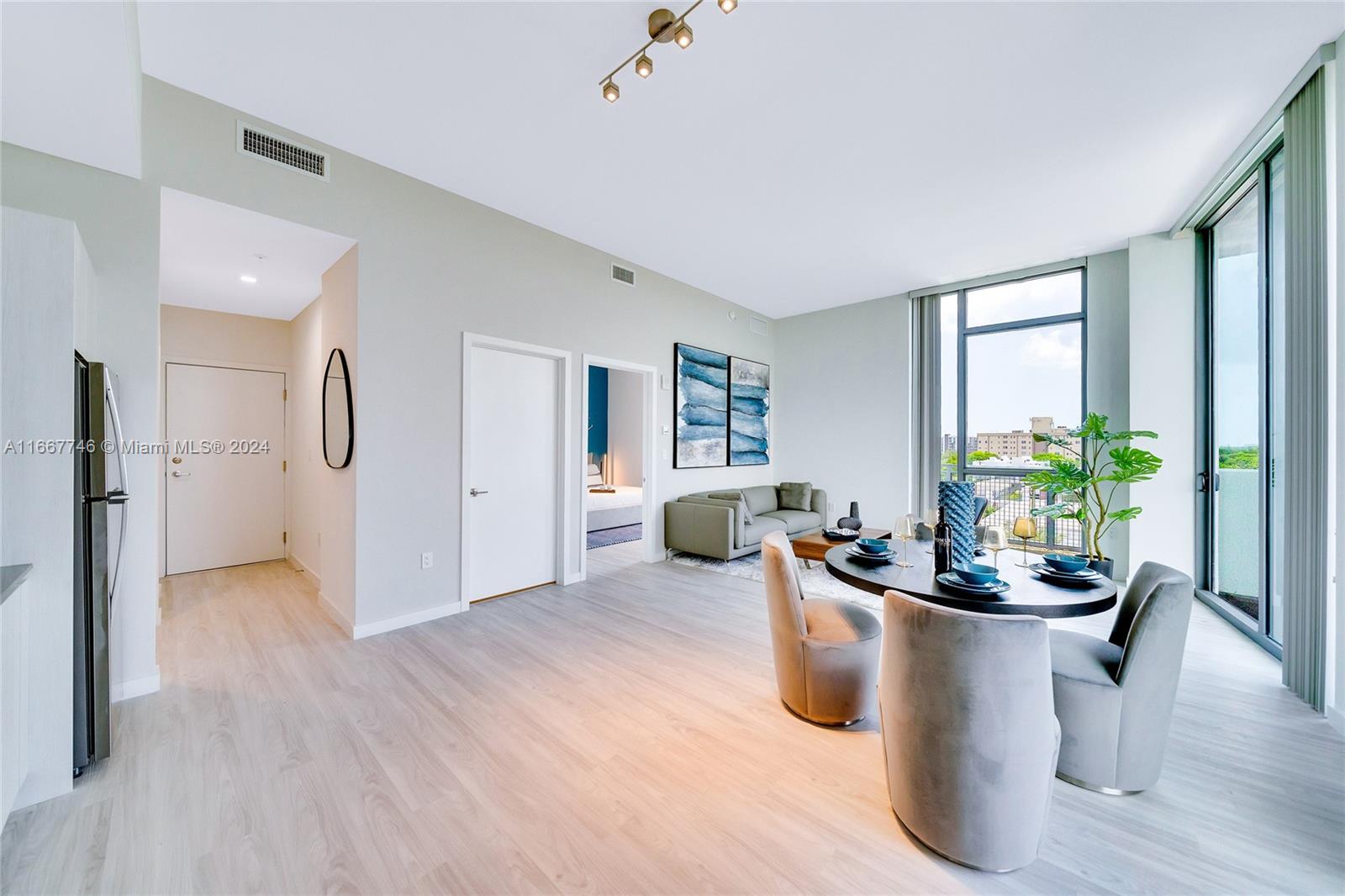 HOLLYWOOD - Residential Lease