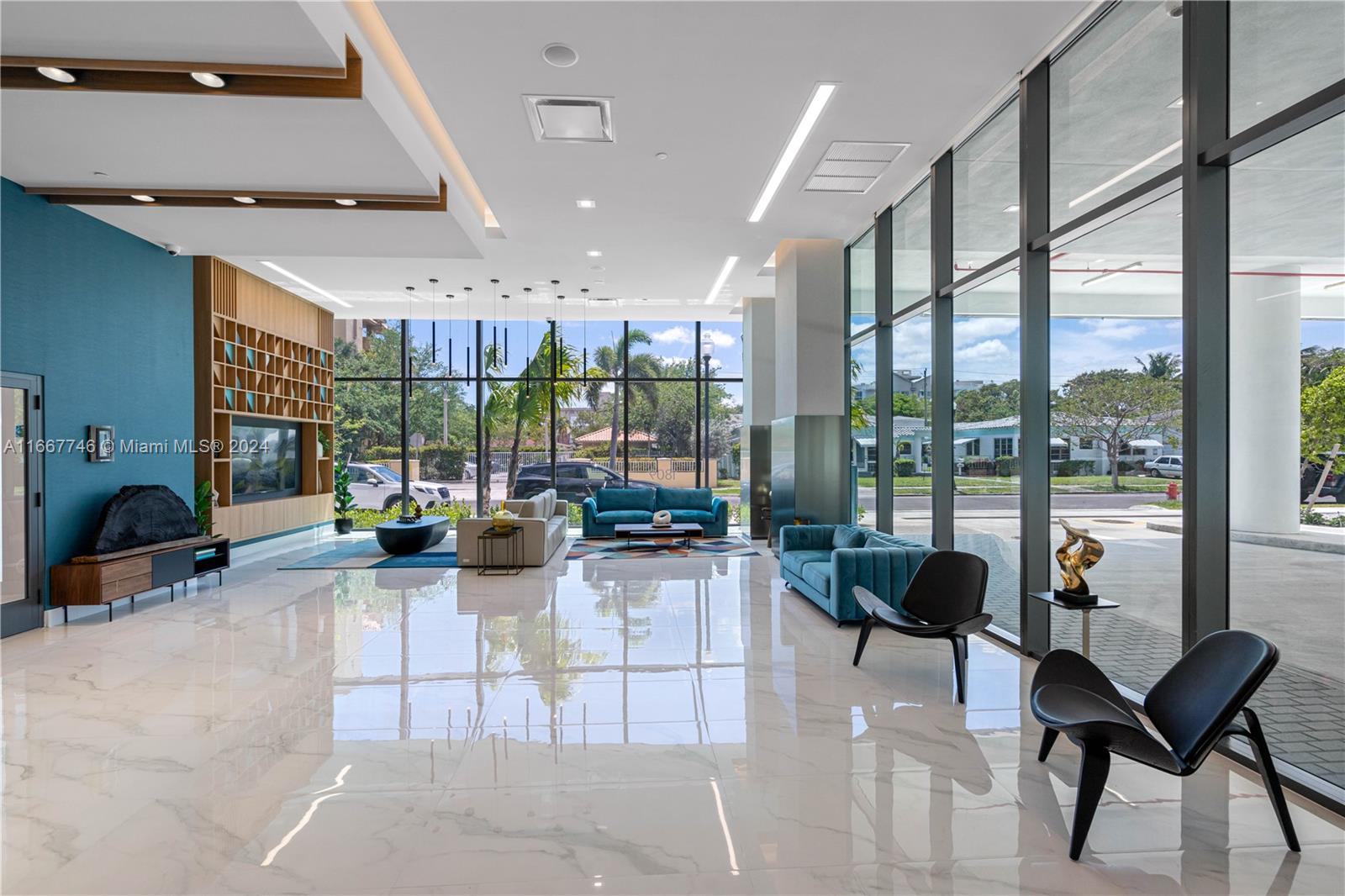 HOLLYWOOD - Residential Lease