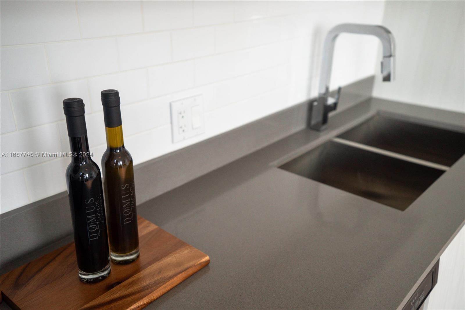 HOLLYWOOD - Residential Lease