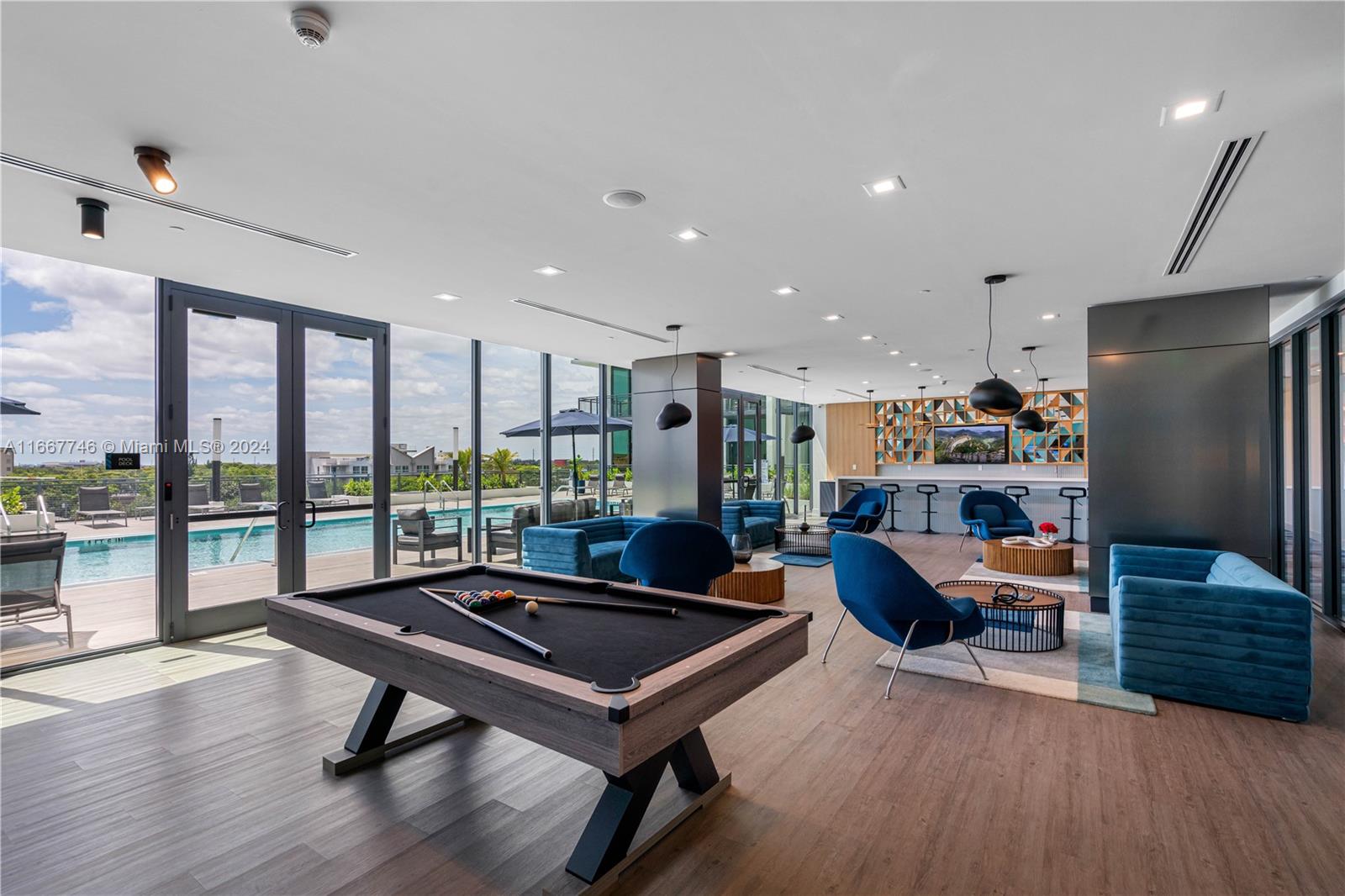 HOLLYWOOD - Residential Lease