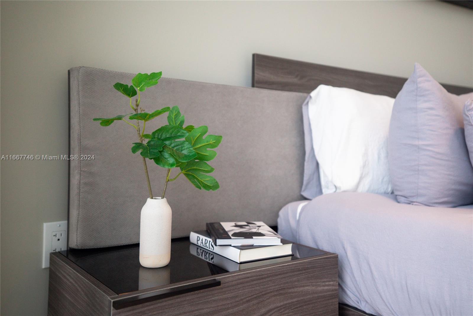 HOLLYWOOD - Residential Lease