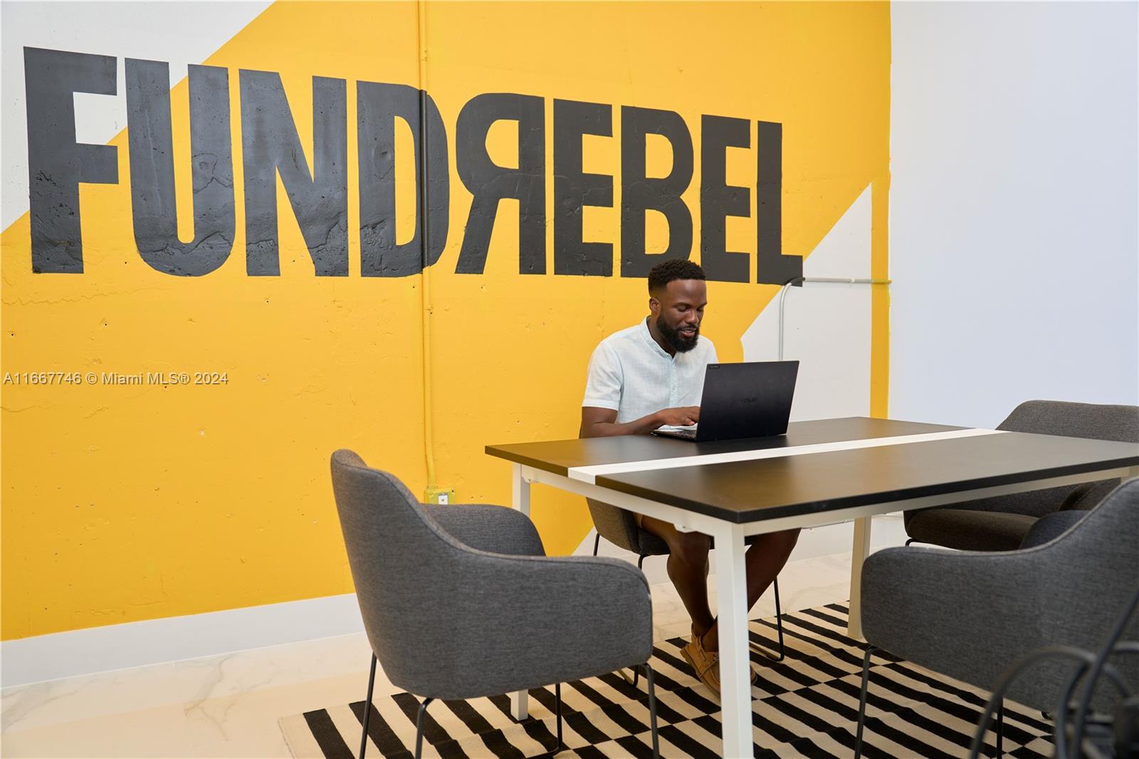 HOLLYWOOD - Residential Lease