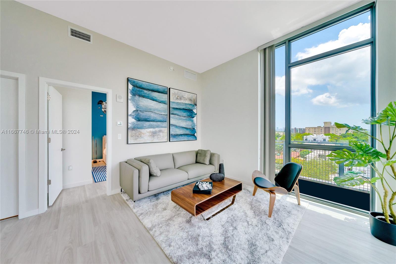 HOLLYWOOD - Residential Lease