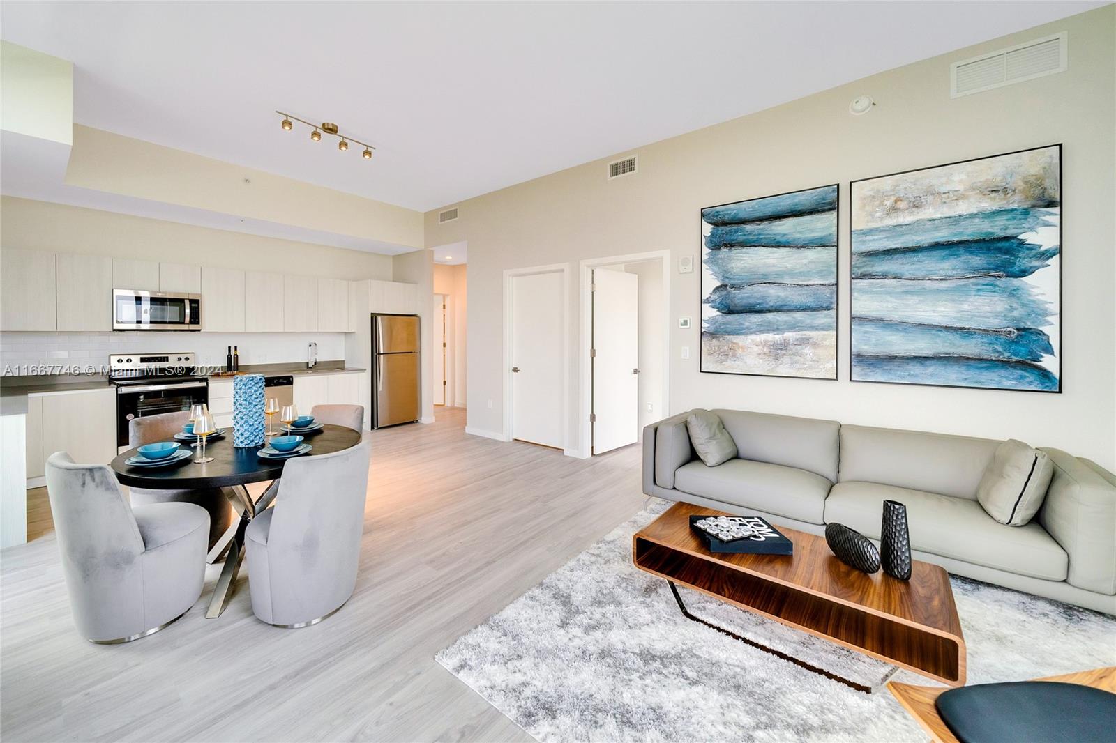 HOLLYWOOD - Residential Lease