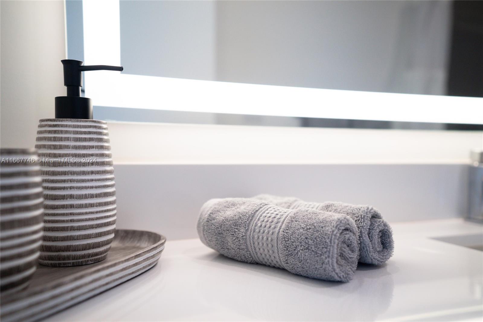 HOLLYWOOD - Residential Lease