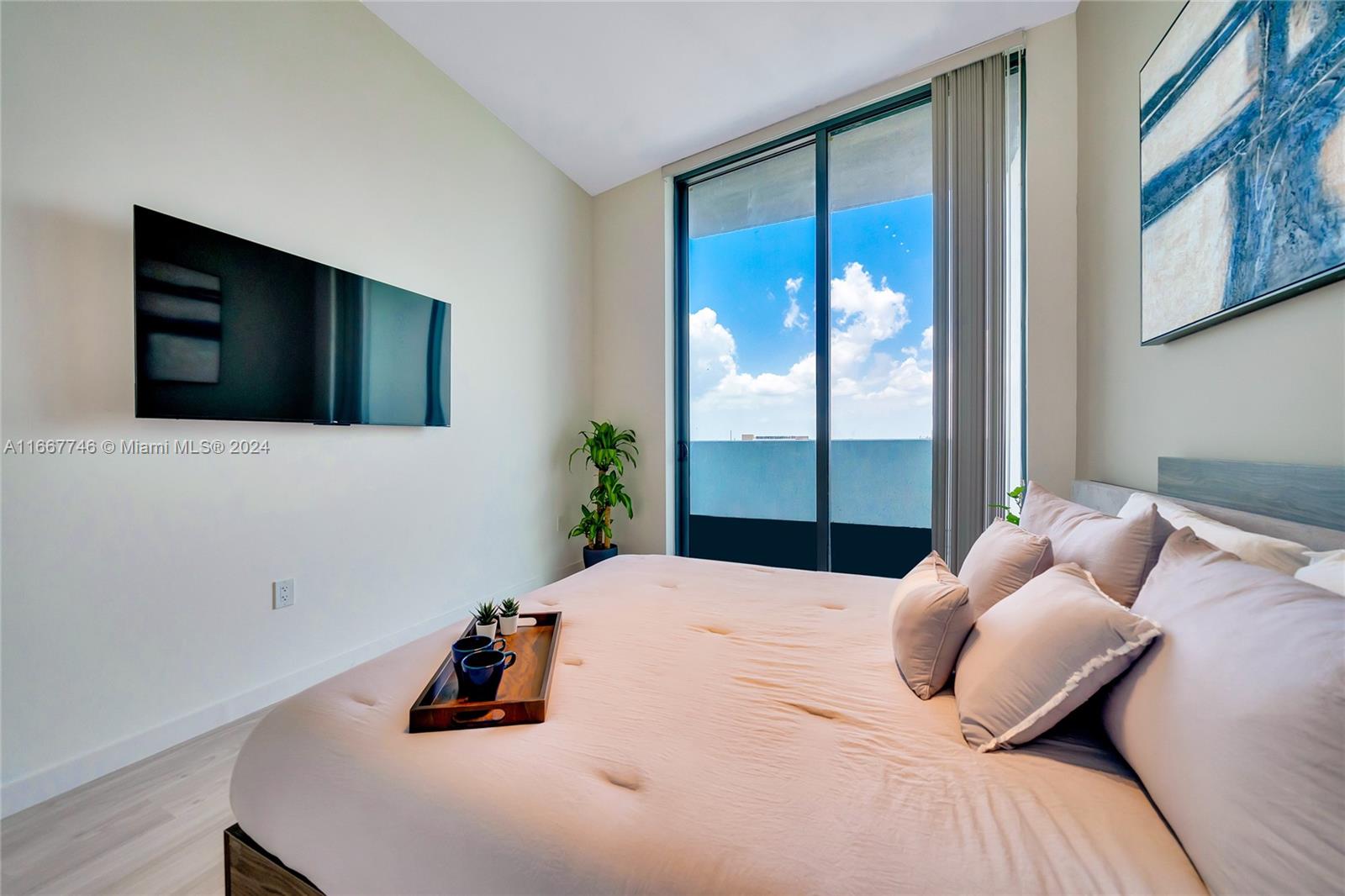 HOLLYWOOD - Residential Lease