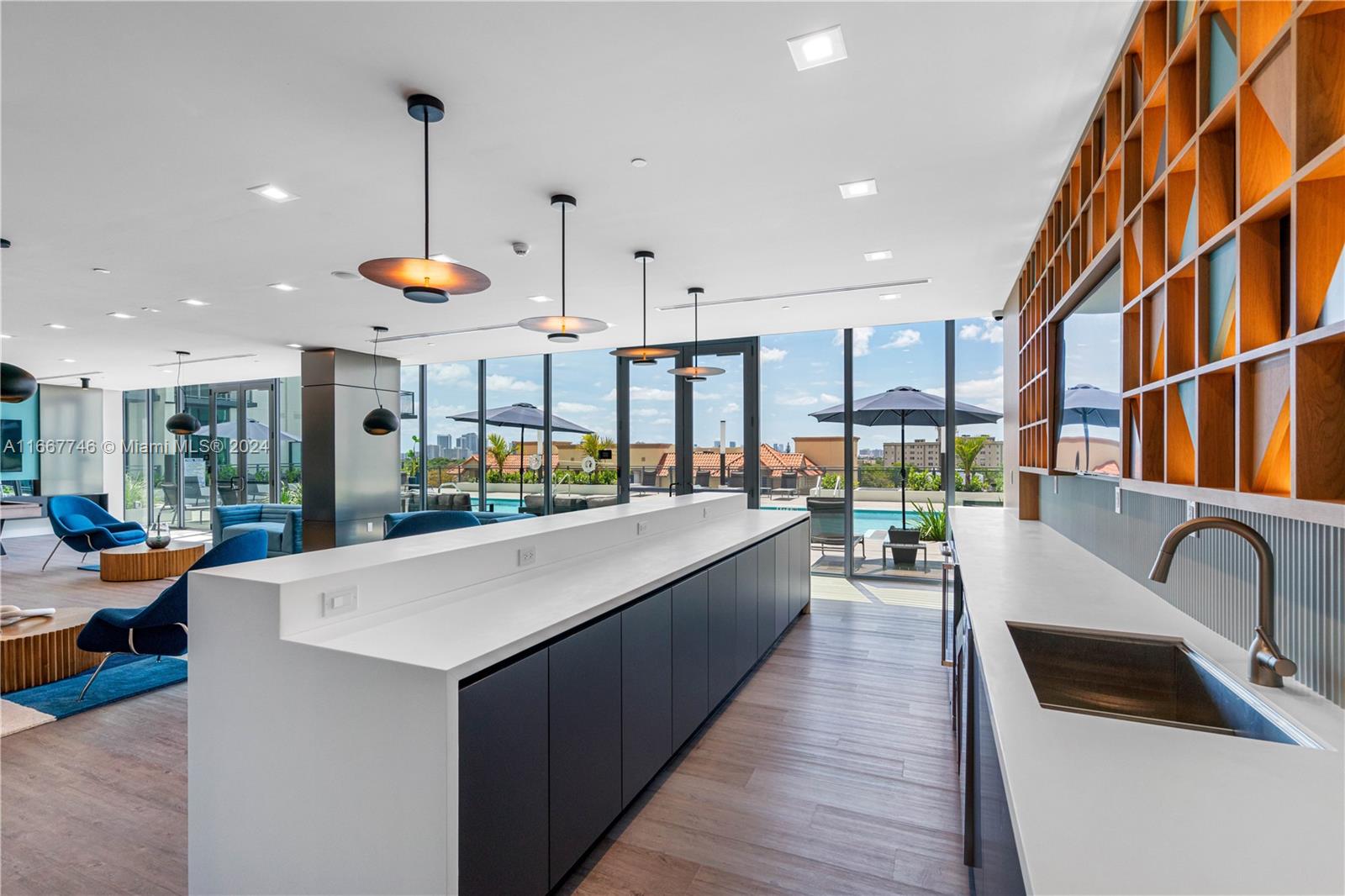 HOLLYWOOD - Residential Lease