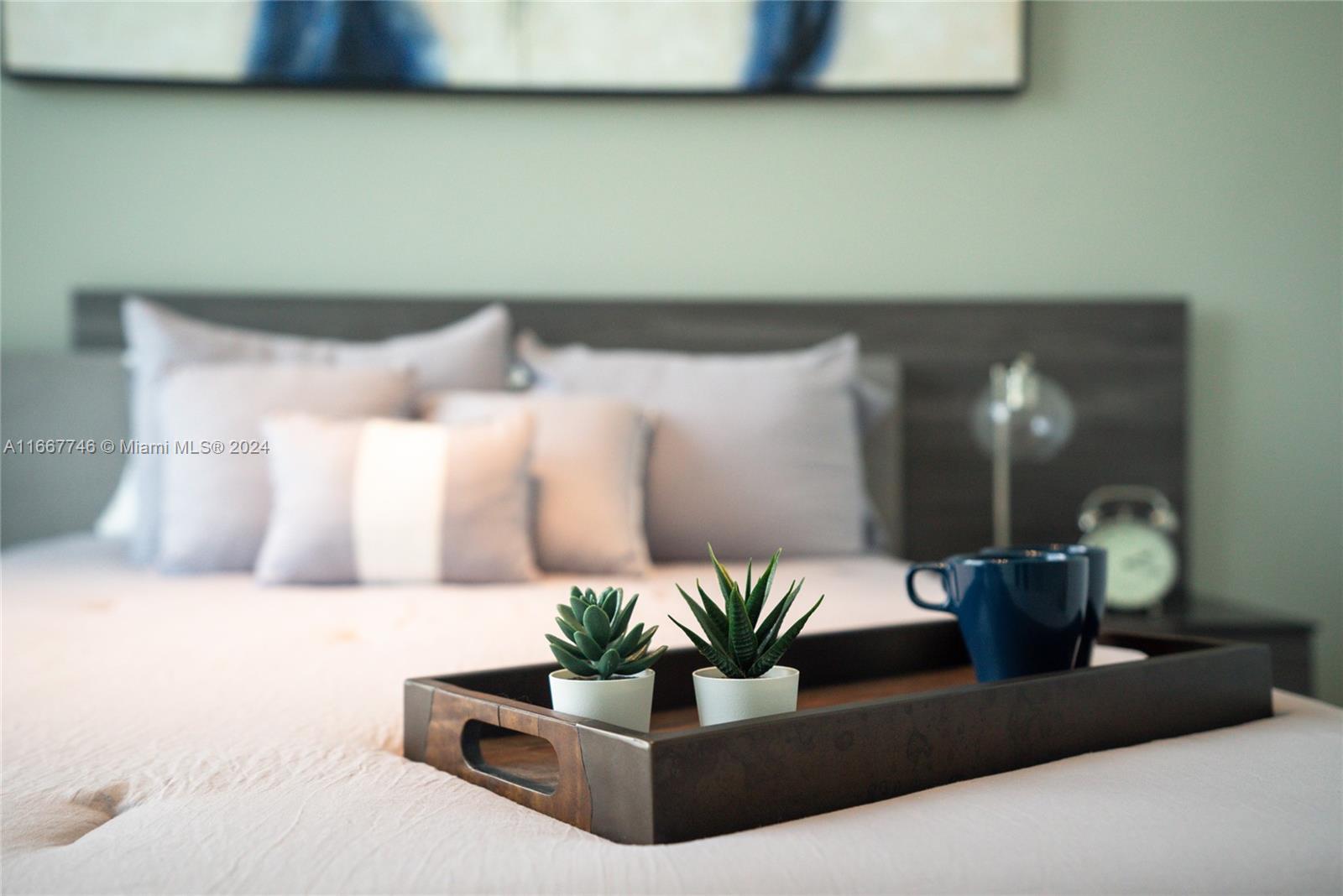 HOLLYWOOD - Residential Lease