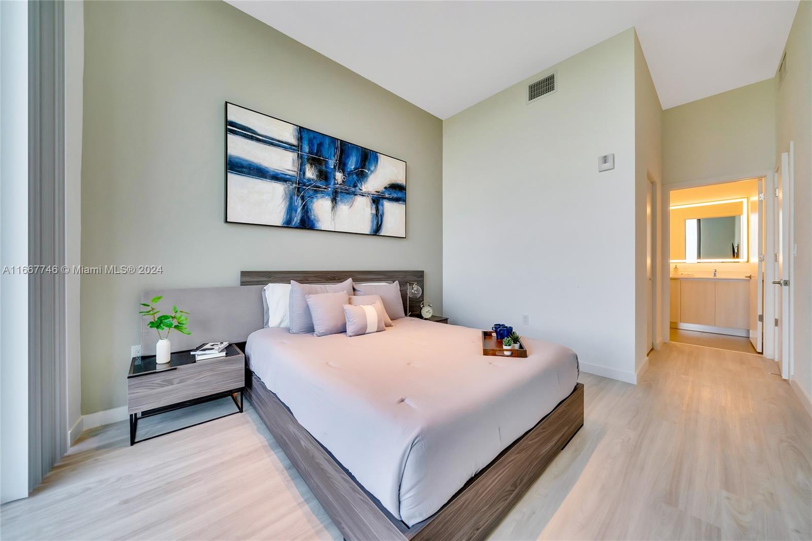 HOLLYWOOD - Residential Lease