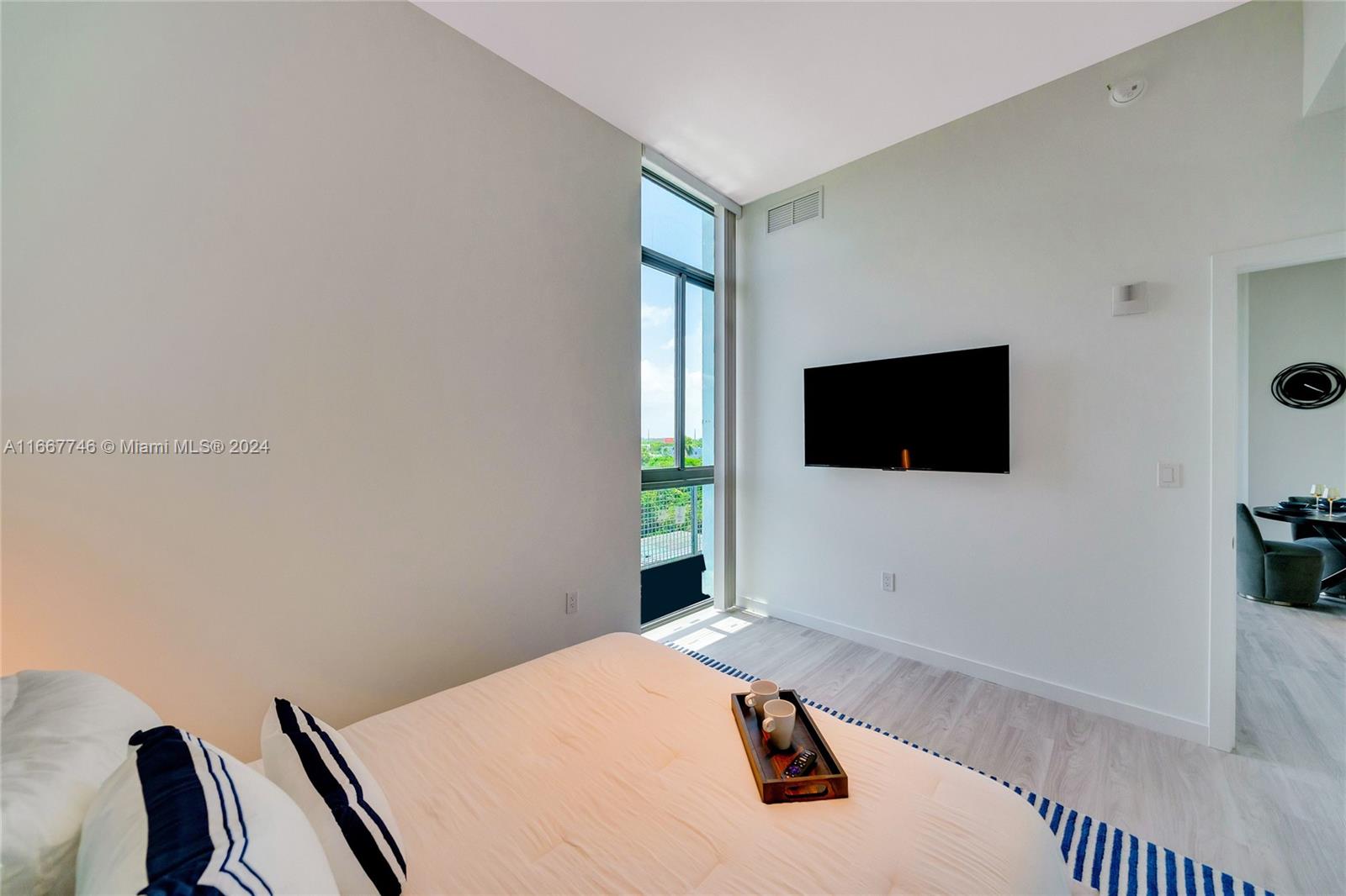 HOLLYWOOD - Residential Lease