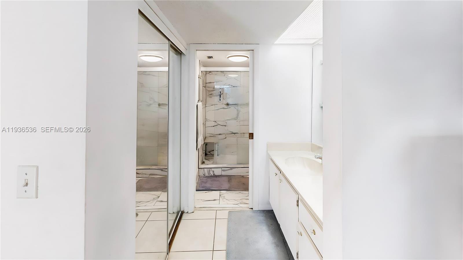 KEYS GATE CONDO NO ONE - Residential