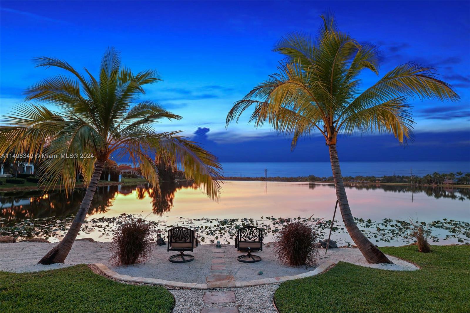 VISTA LAKES - Residential