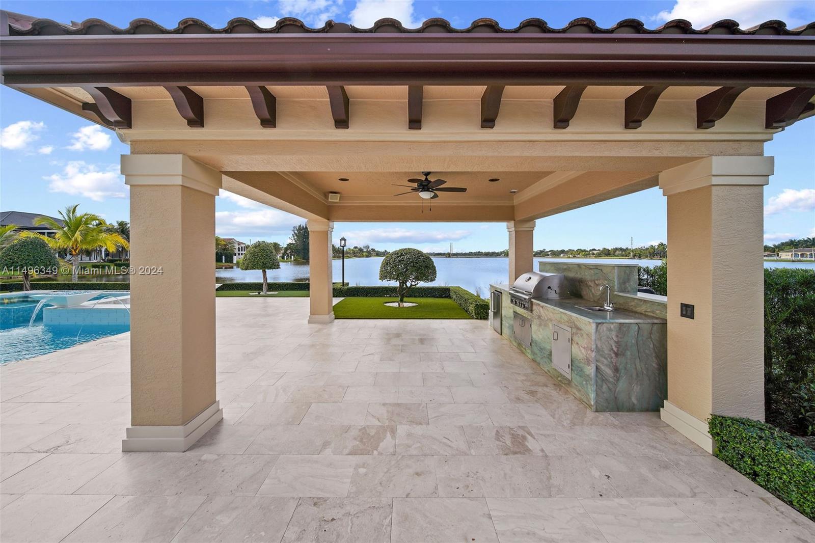 VISTA LAKES - Residential