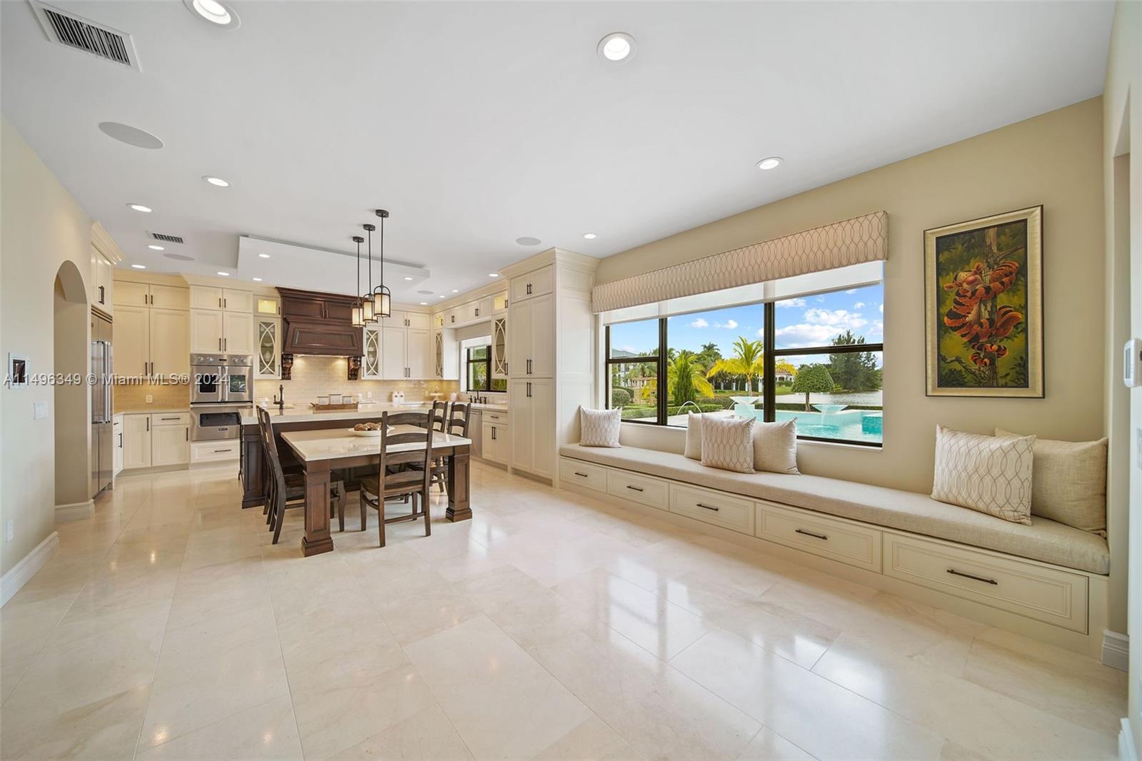 VISTA LAKES - Residential