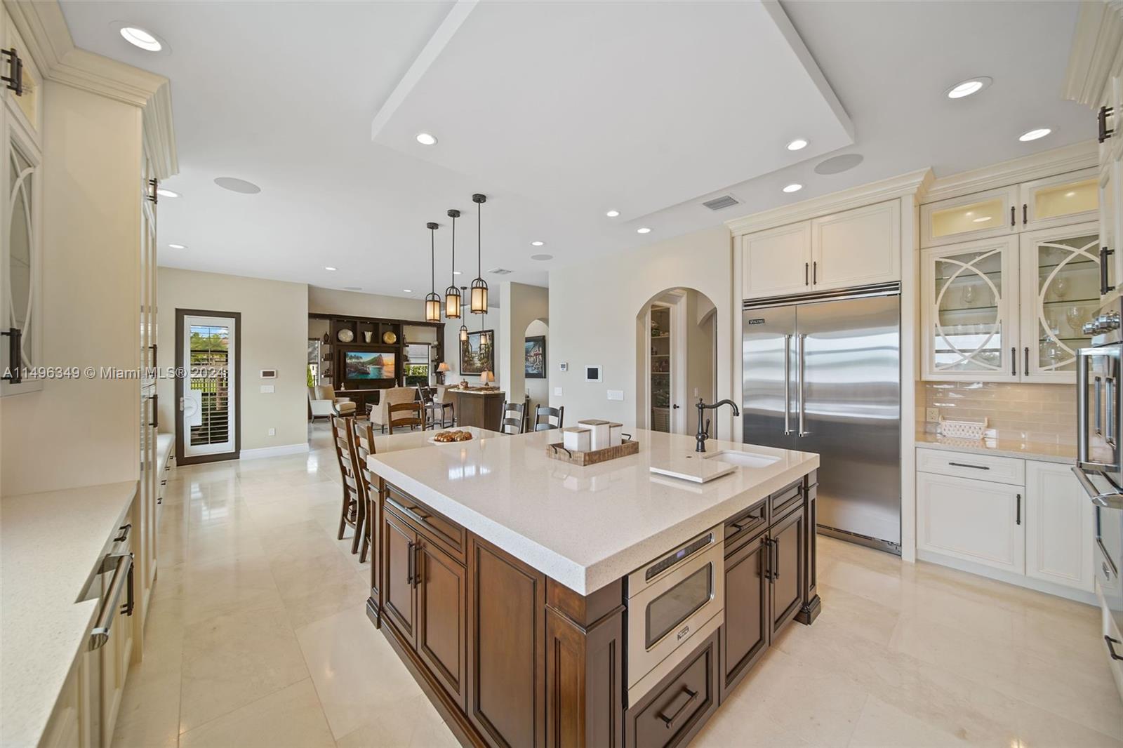 VISTA LAKES - Residential