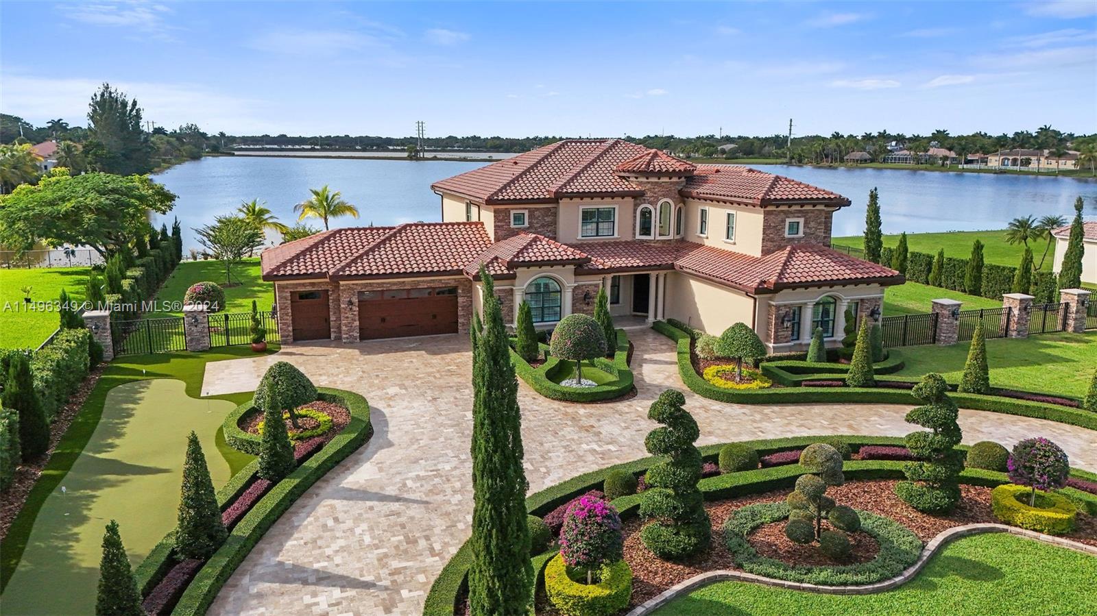 VISTA LAKES - Residential