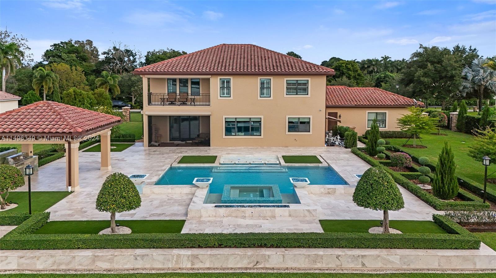 VISTA LAKES - Residential