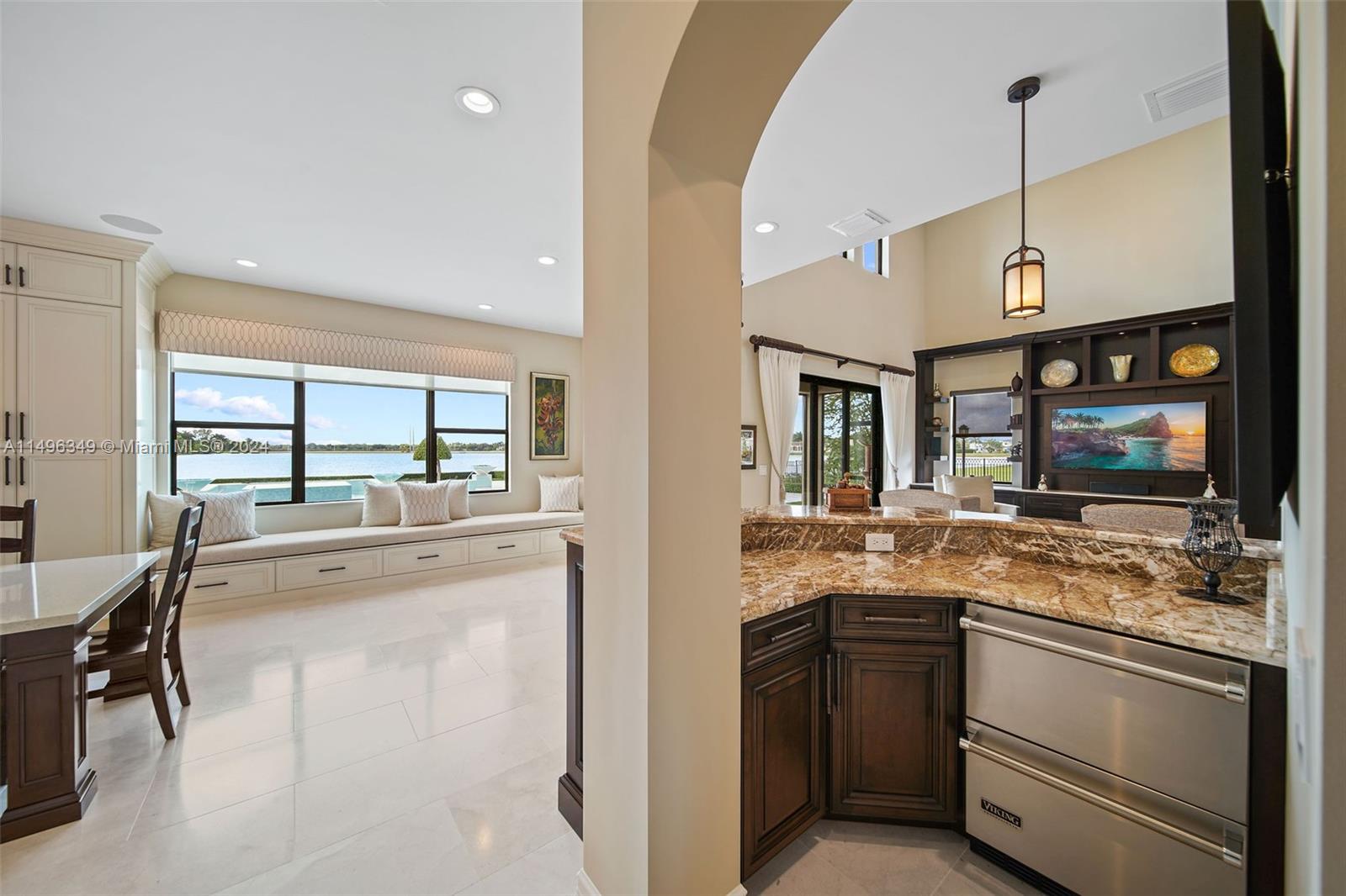 VISTA LAKES - Residential