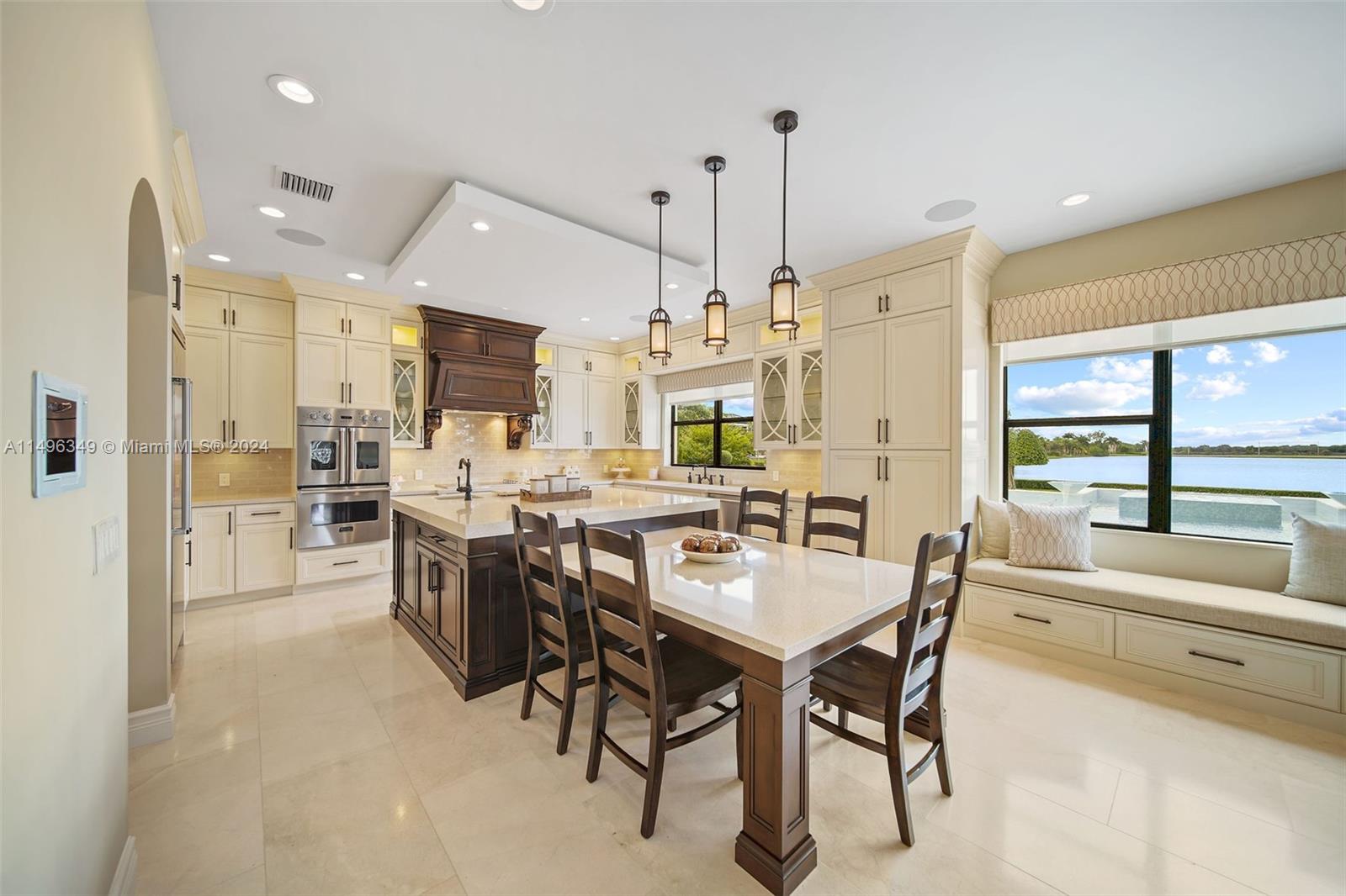 VISTA LAKES - Residential