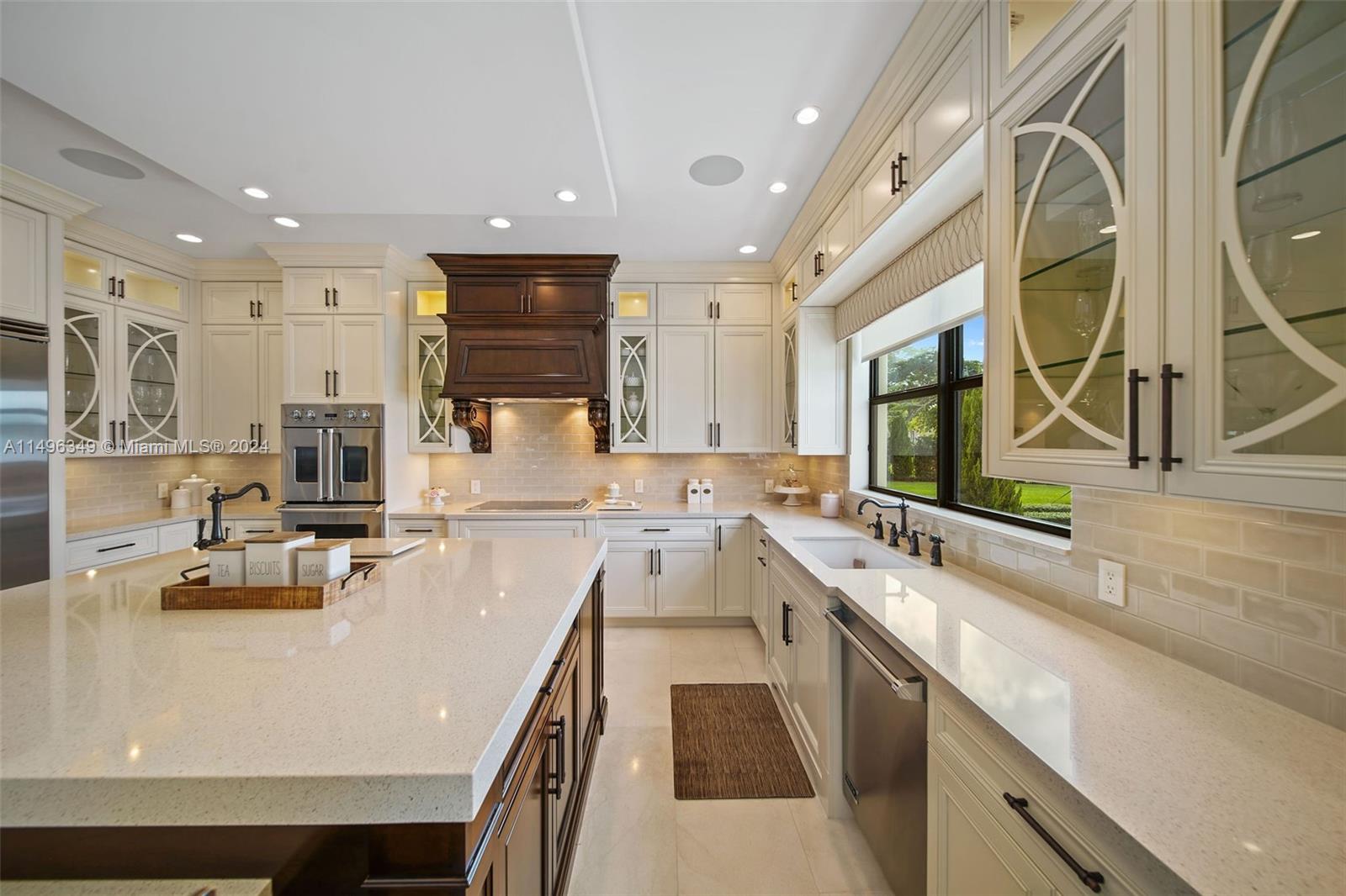 VISTA LAKES - Residential