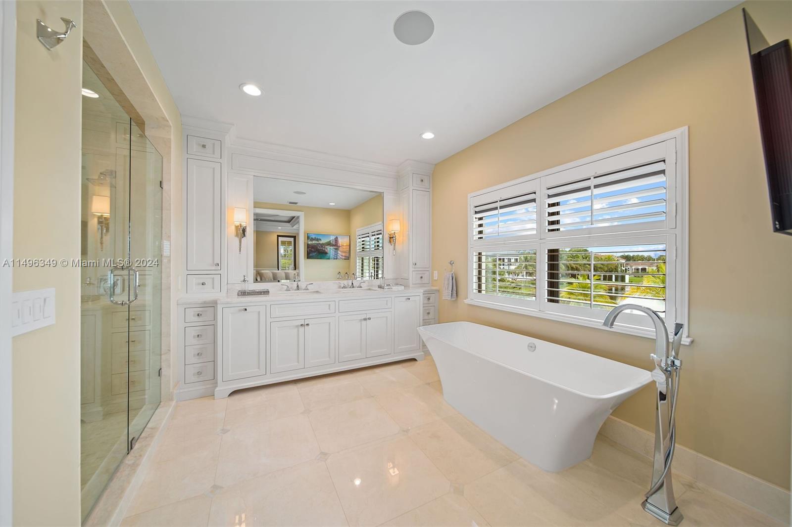 VISTA LAKES - Residential