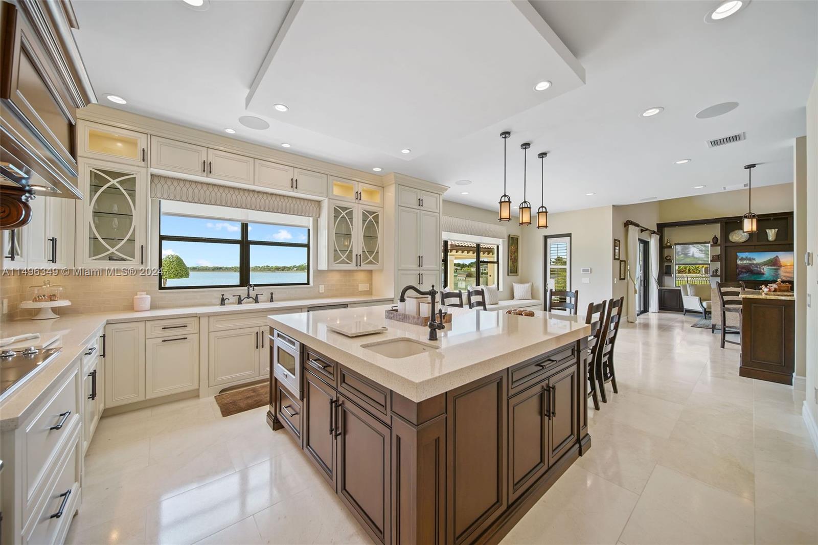 VISTA LAKES - Residential