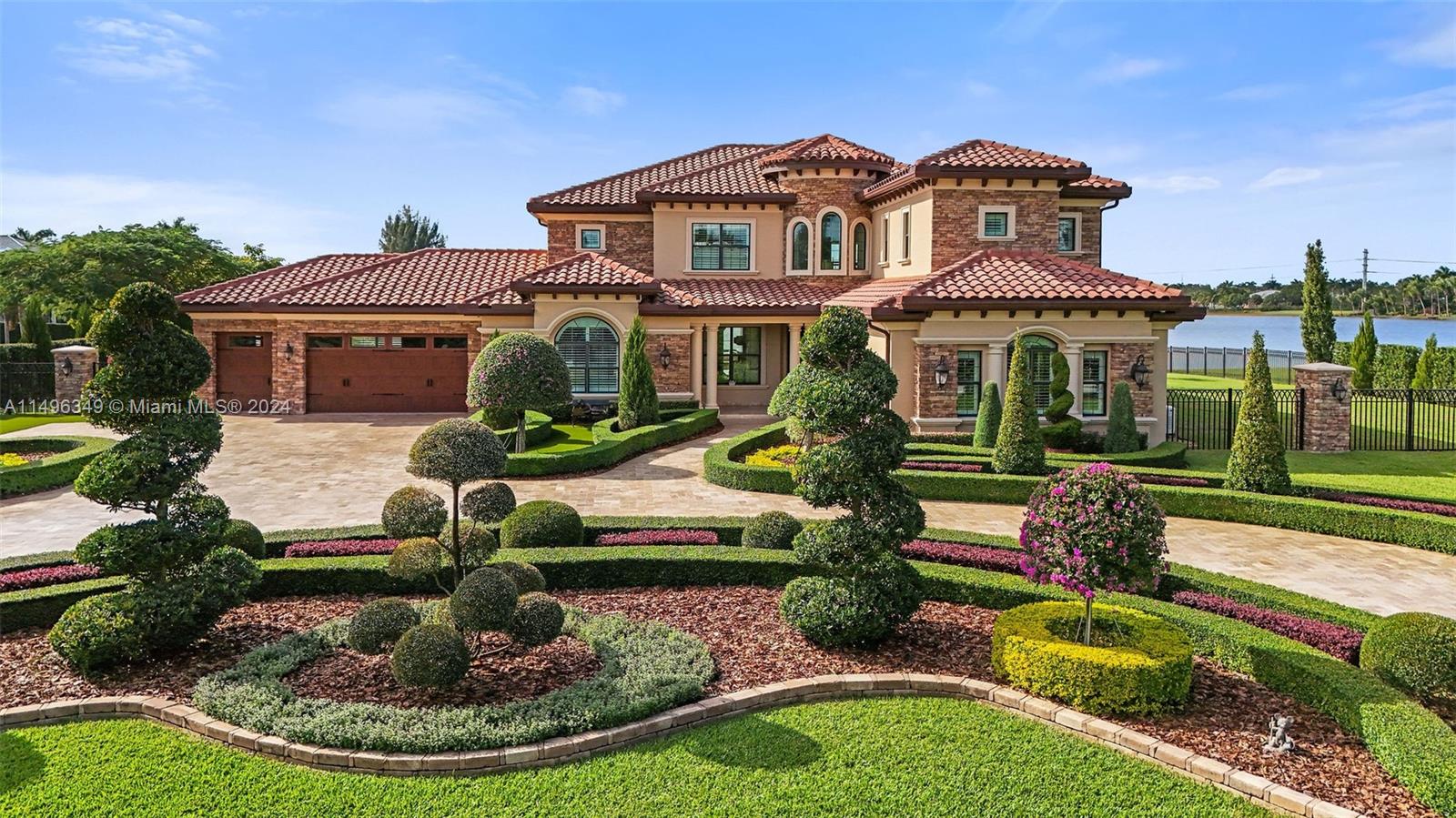 VISTA LAKES - Residential