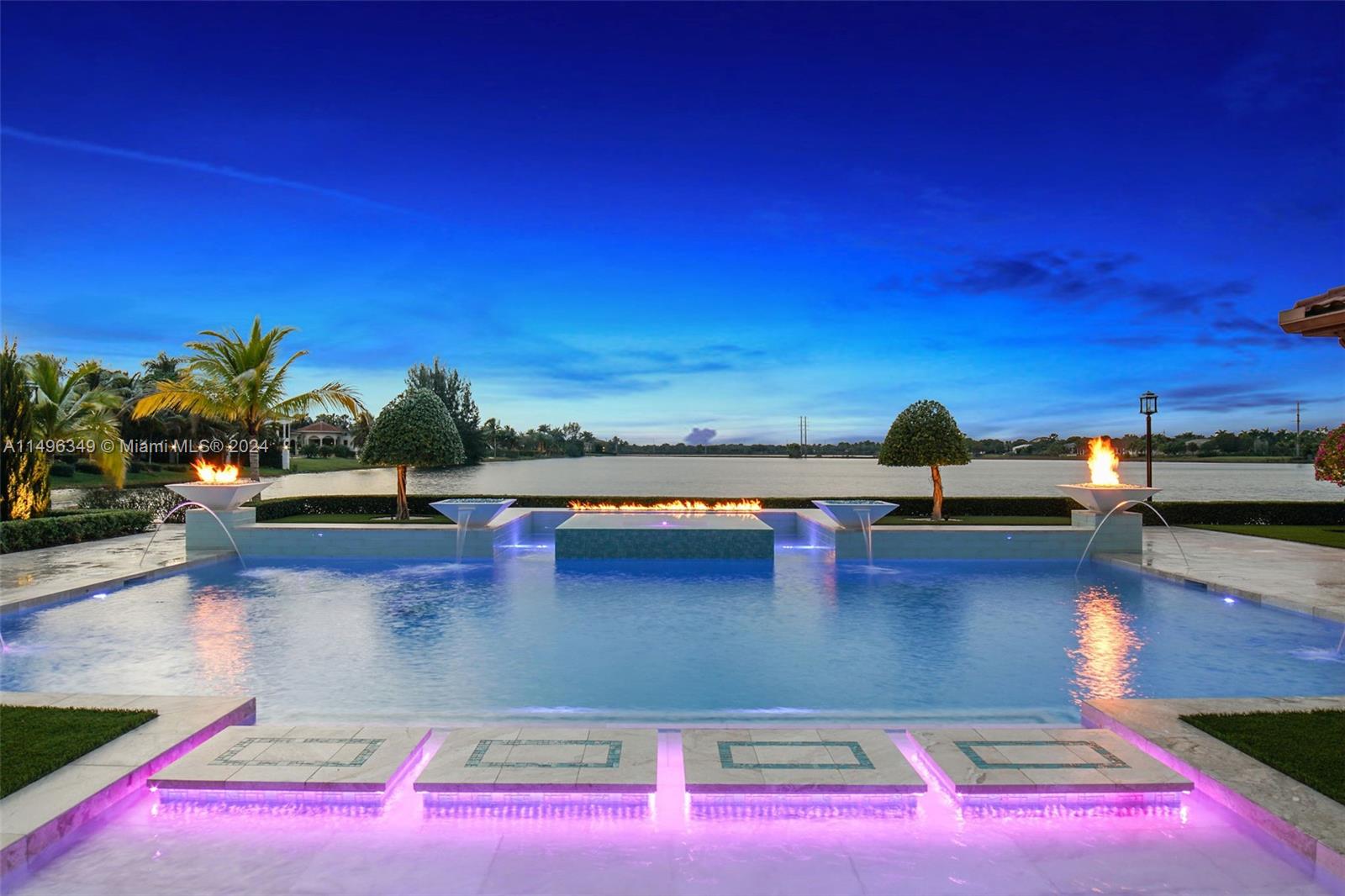 VISTA LAKES - Residential