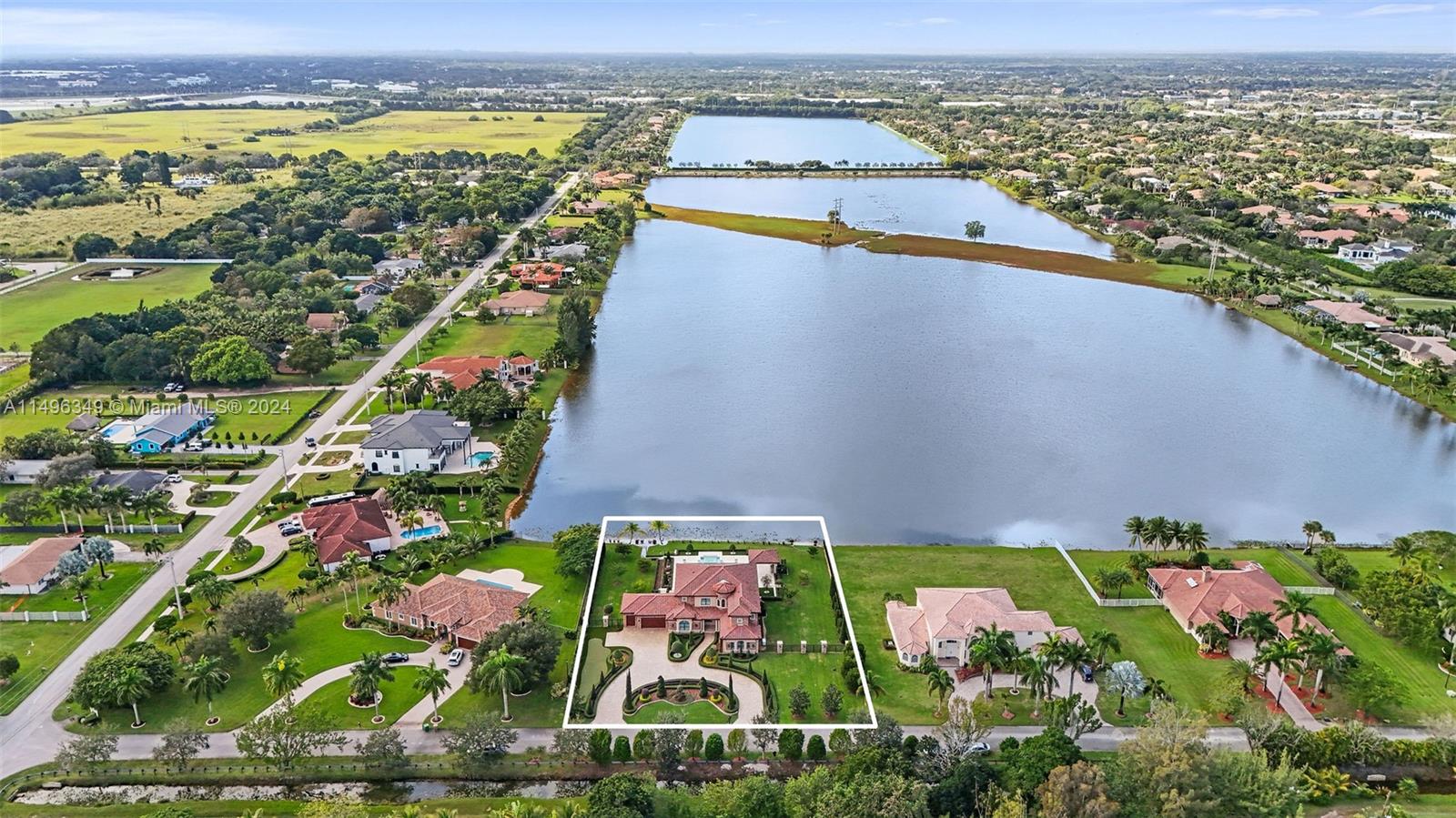 VISTA LAKES - Residential