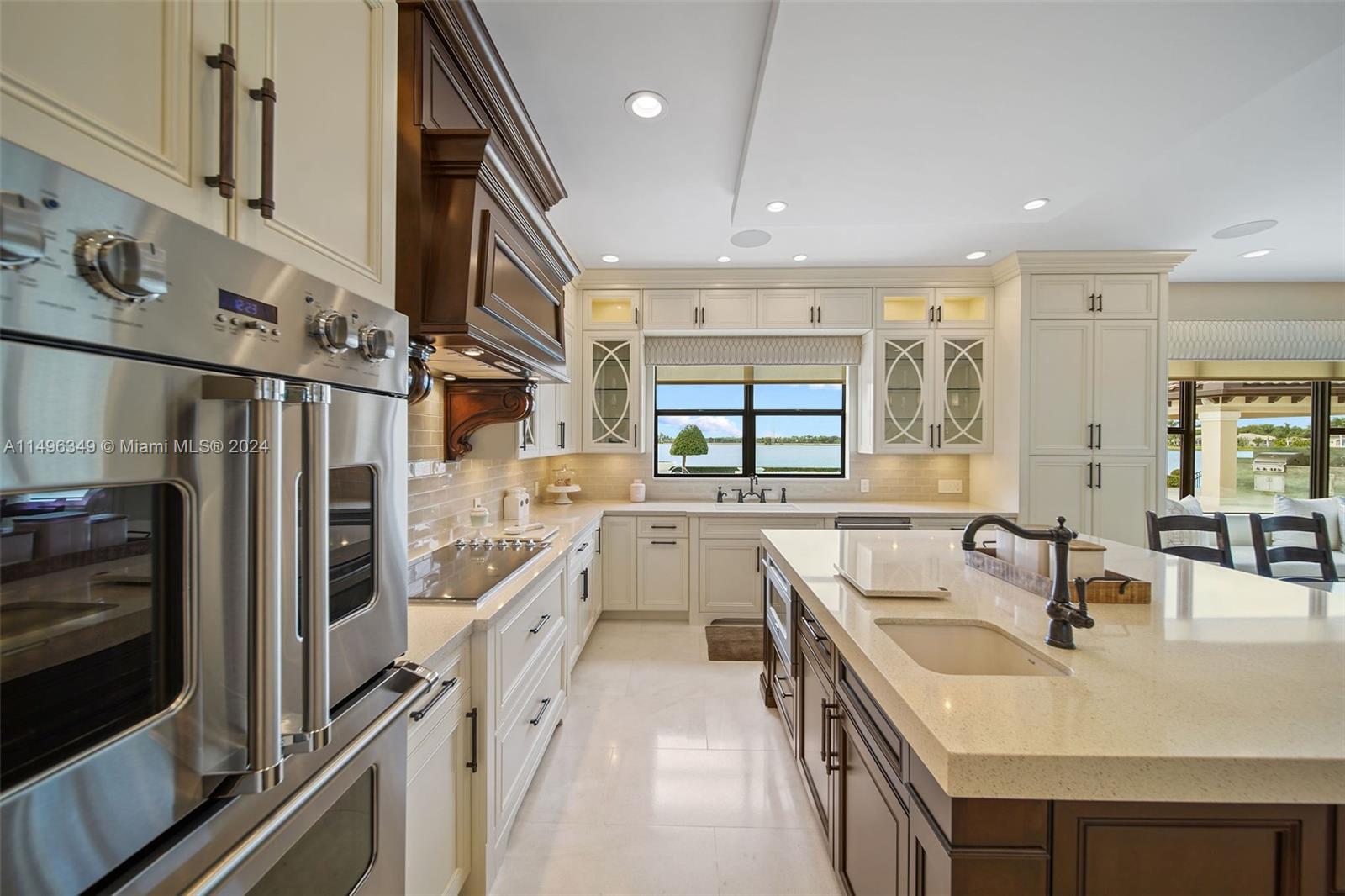 VISTA LAKES - Residential