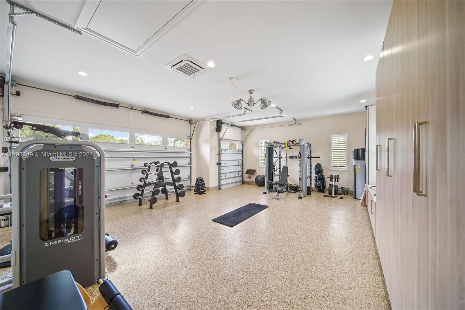 VISTA LAKES - Residential