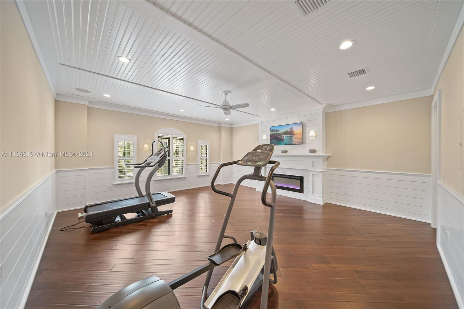 VISTA LAKES - Residential