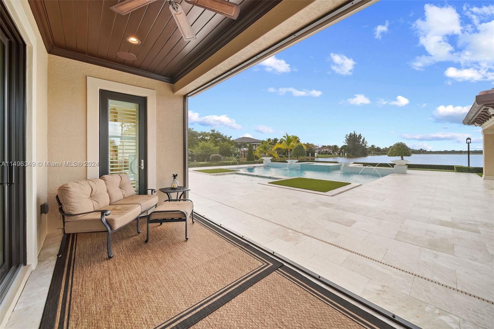 VISTA LAKES - Residential