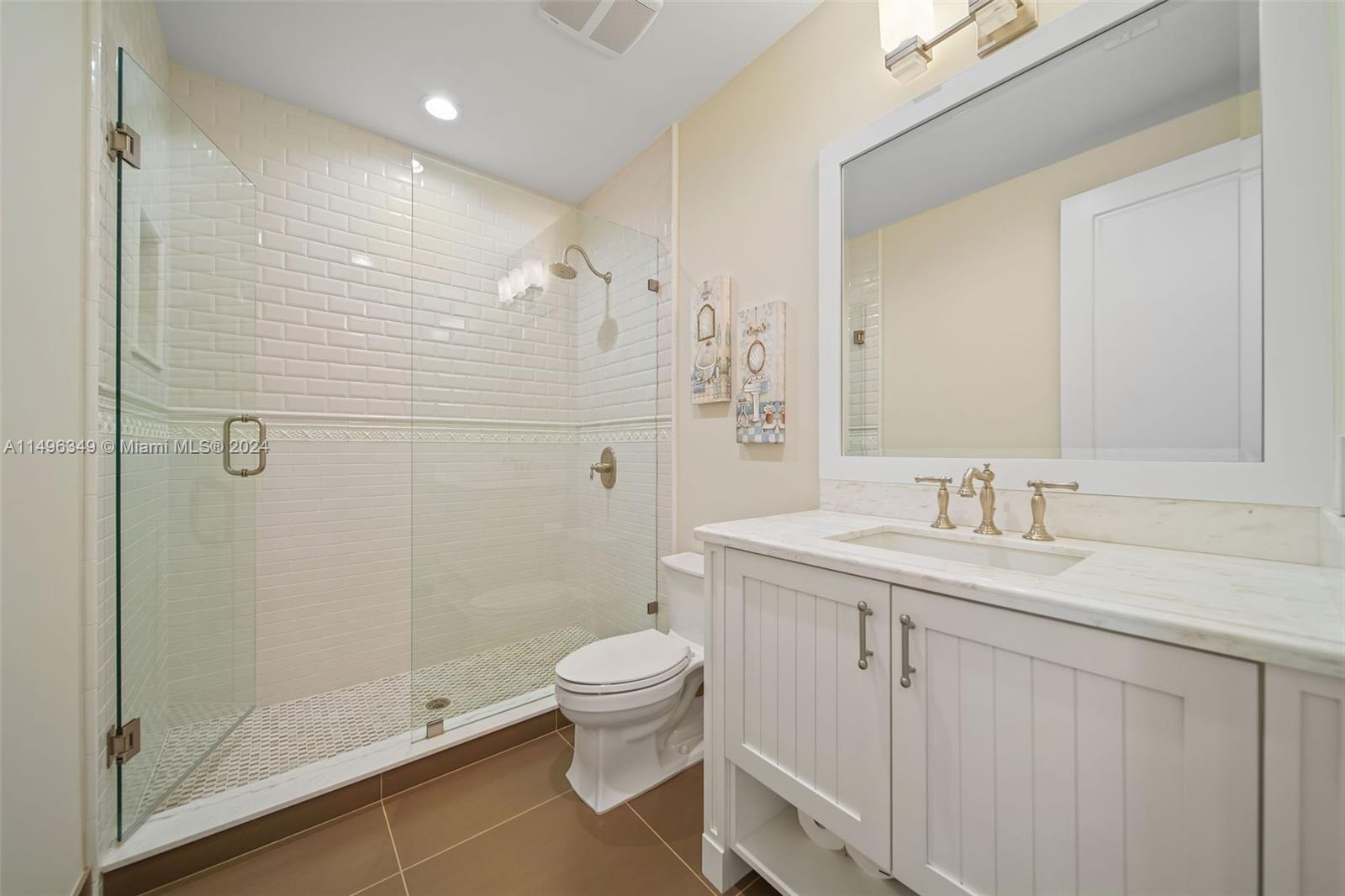 VISTA LAKES - Residential