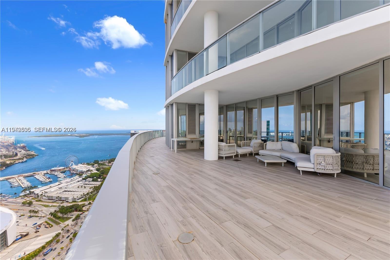 PARAMOUNT MIAMI WORLDCENT - Residential
