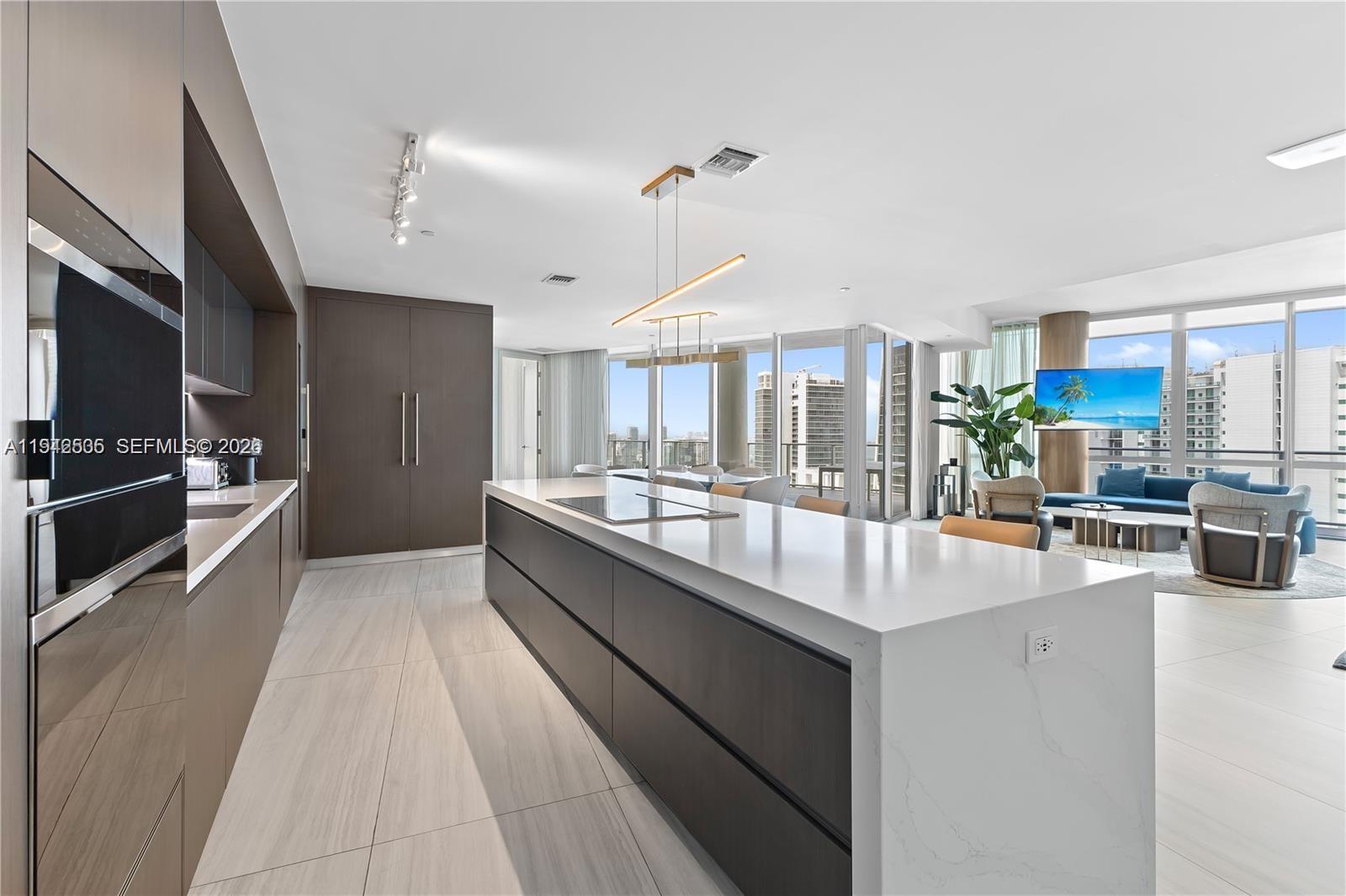 PARAMOUNT MIAMI WORLDCENT - Residential