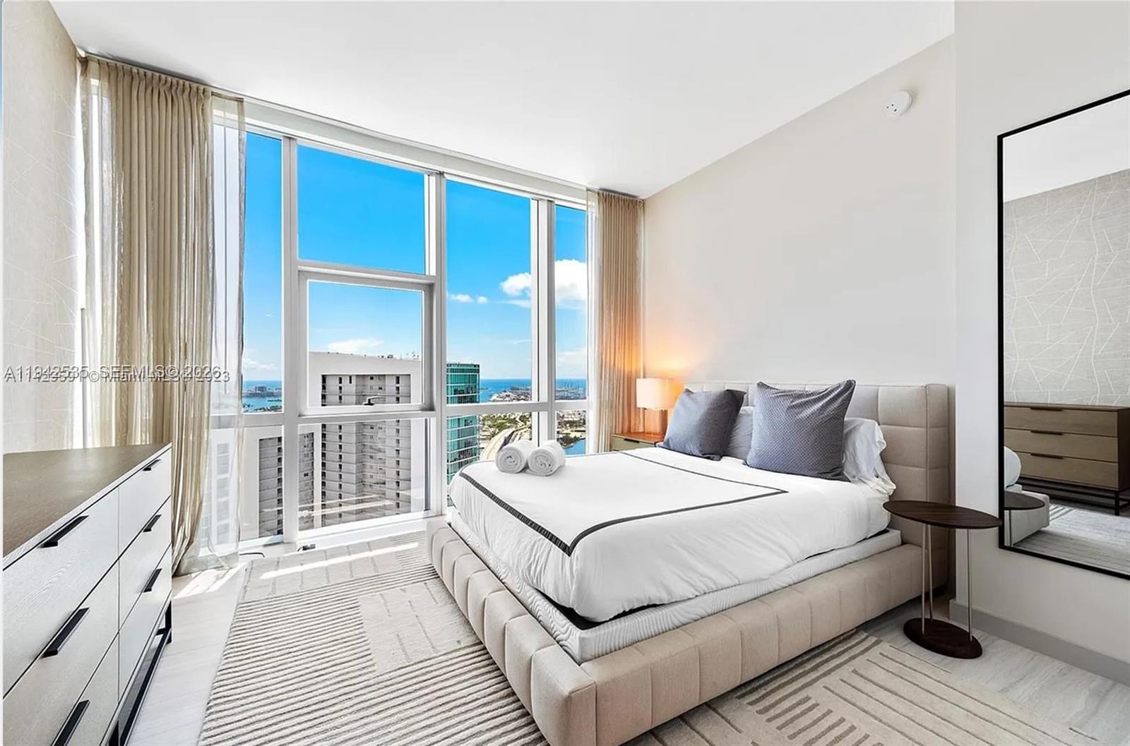 PARAMOUNT MIAMI WORLDCENT - Residential