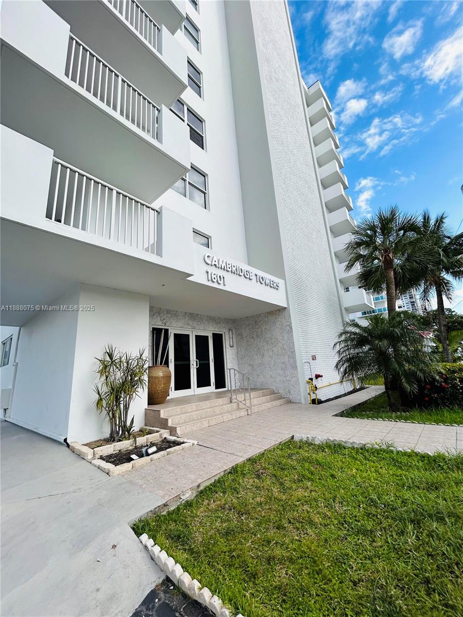 CAMBRIDGE TOWERS CONDO - Residential