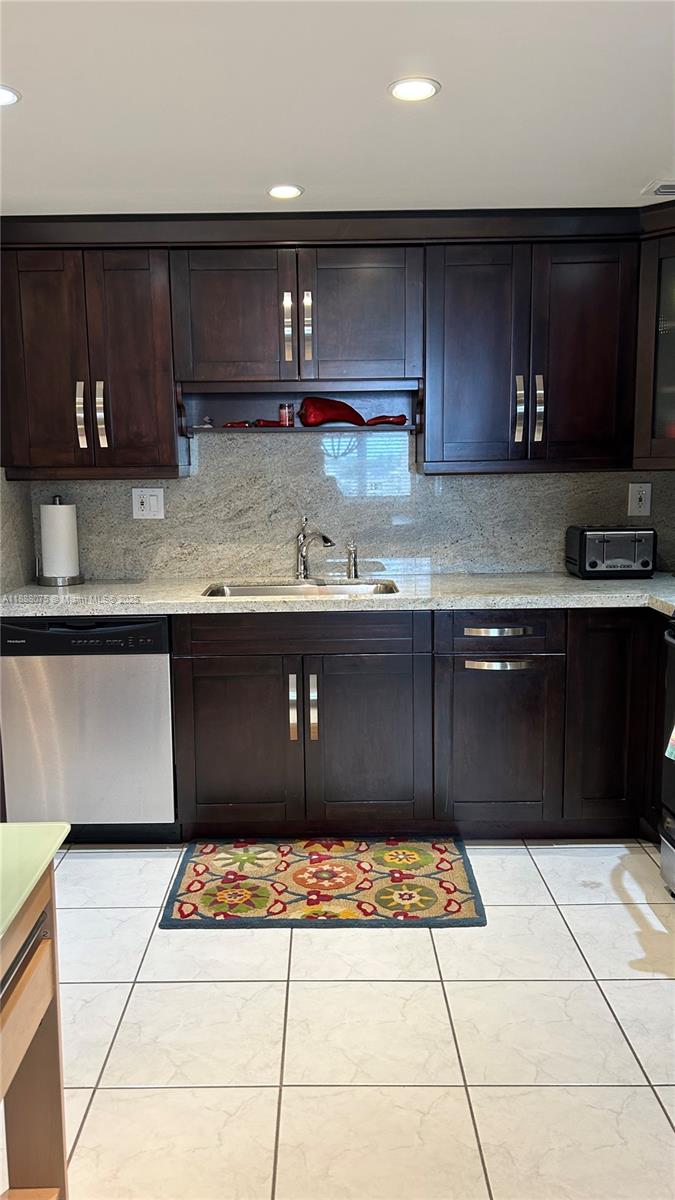 CAMBRIDGE TOWERS CONDO - Residential