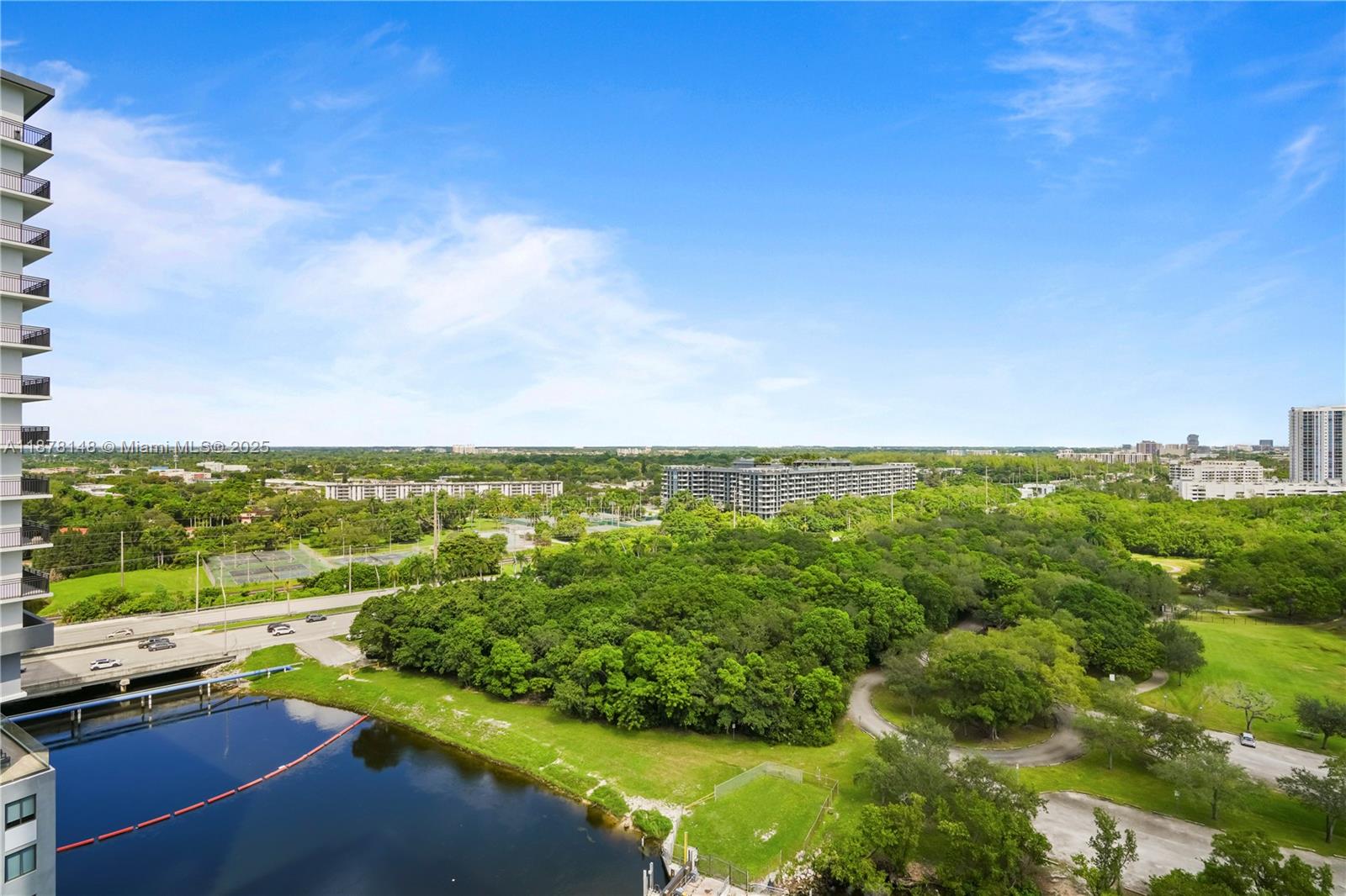 THE HARBOUR NORTH CONDO - Residential