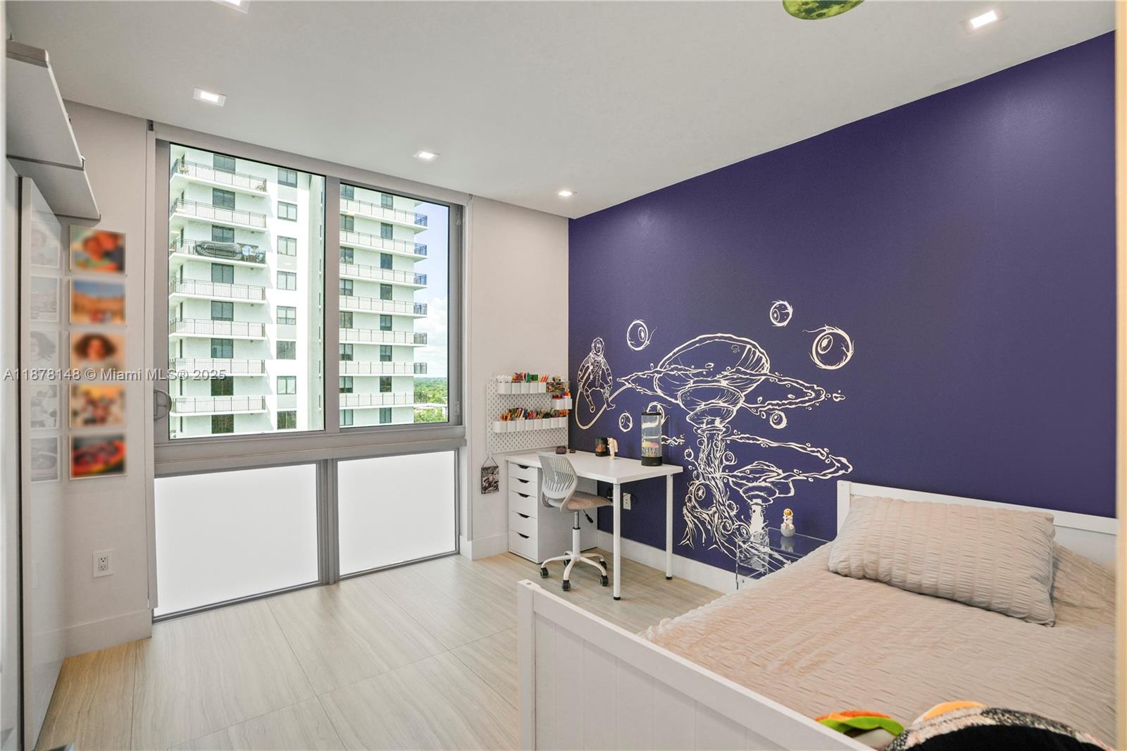 THE HARBOUR NORTH CONDO - Residential