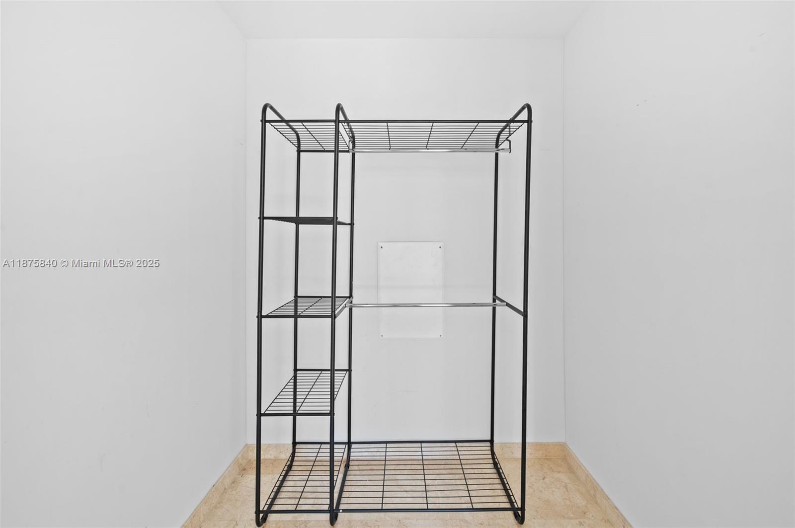 RISE CONDO - Residential Lease