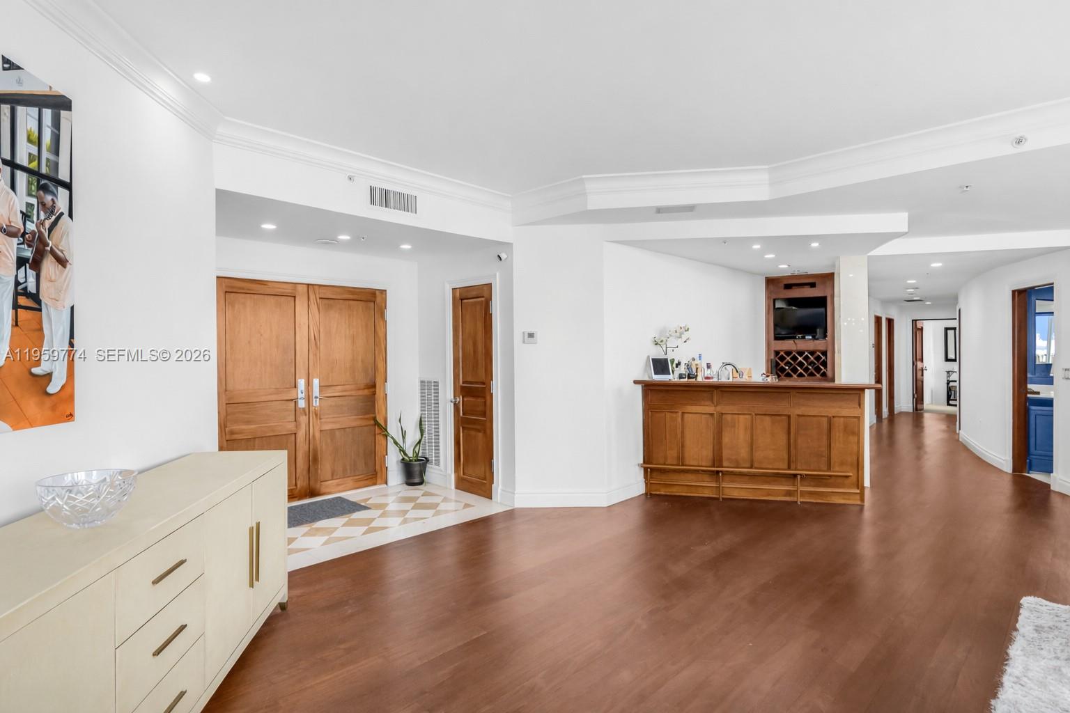 SUNSET HARBOUR NORTH COND - Residential