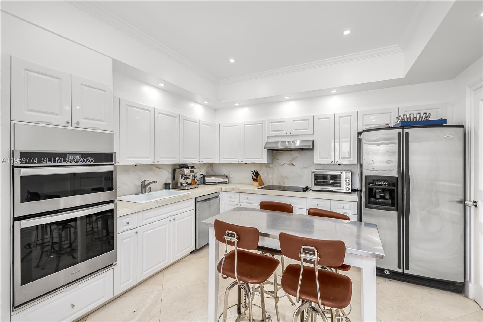 SUNSET HARBOUR NORTH COND - Residential